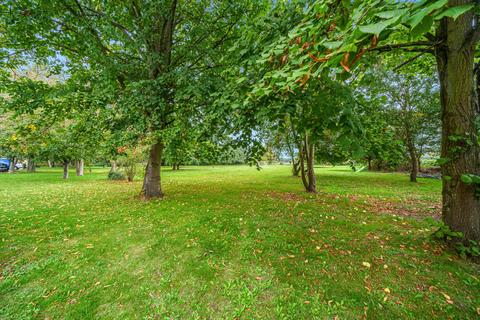 37 Sherriff Close, Esher, KT10 8AT