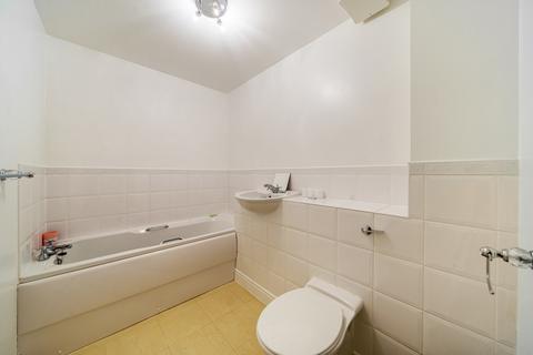 37 Sherriff Close, Esher, KT10 8AT