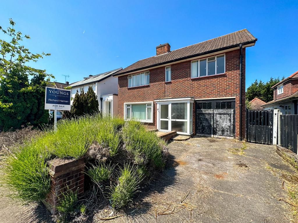 The Warren Drive, London, E11 4 bed detached house for sale £1,500,000