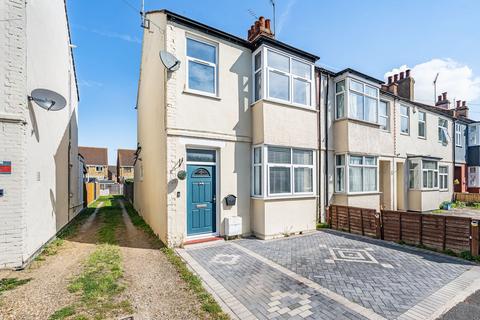 3 bedroom end of terrace house for sale, North Avenue, Southend-On-Sea, SS2