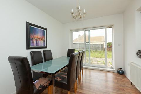 24 Devon Gardens, Birchington, CT7 9SS