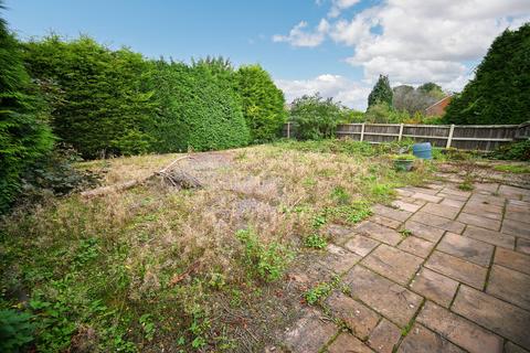 2 bedroom detached bungalow for sale, Tyninghame Avenue, Wolverhampton WV6