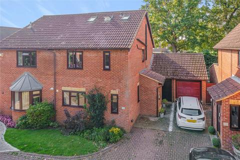 4 bedroom semi-detached house for sale, Mistys Field, Walton-On-Thames, KT12