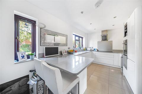 4 bedroom semi-detached house for sale, Mistys Field, Walton-On-Thames, KT12