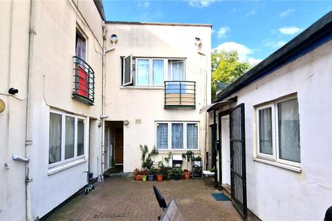 2 bedroom apartment for sale, Turnpike Mews, Turnpike Lane, N8