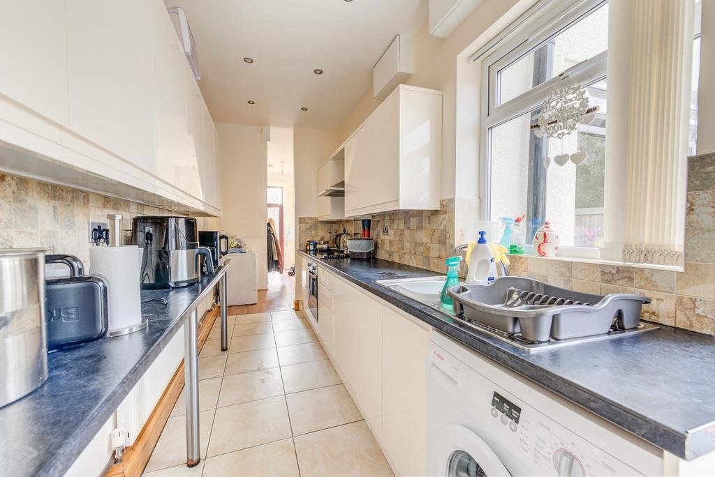 Linden Grove, Rumney, Cardiff. CF3 3 bed semidetached house for sale