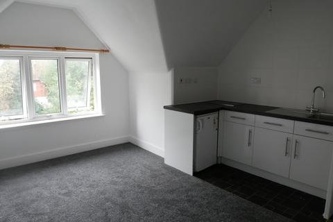 1 bedroom in a flat share to rent, Corkran Road, Surbiton, KT6 6PL