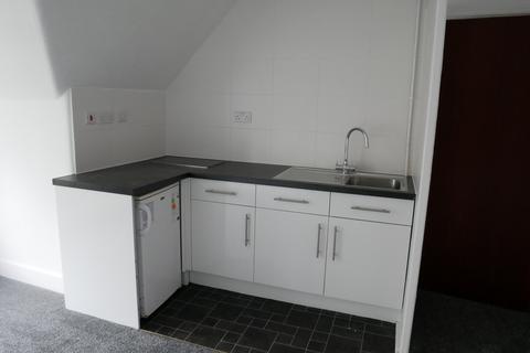 1 bedroom in a flat share to rent, Corkran Road, Surbiton, KT6 6PL