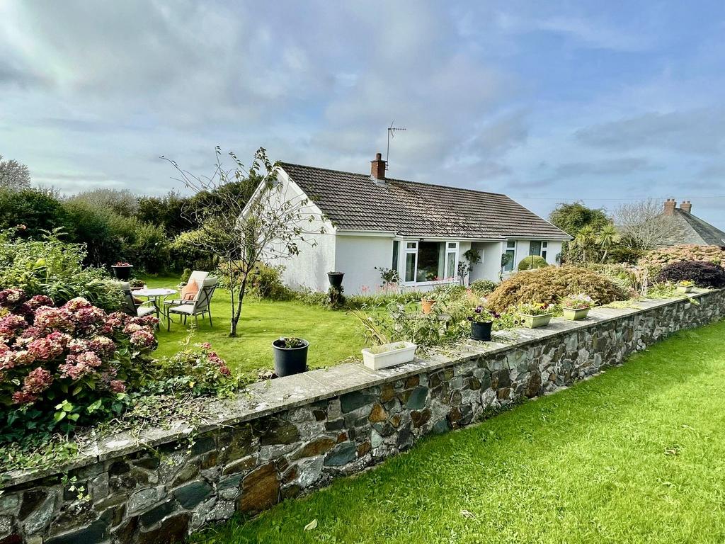 Lawrenny Road, Cresselly, Kilgetty, Pembrokeshire, SA68 3 bed bungalow