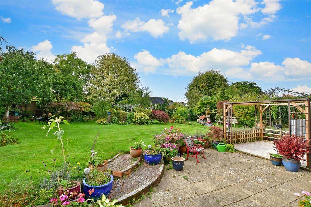 Taylors Lane, Lindford, Bordon, Hampshire 5 bed detached house for sale