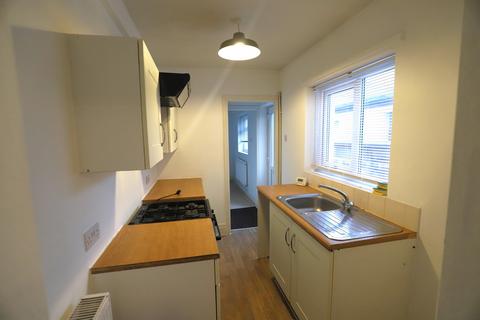 2 bedroom terraced house to rent, Bond Street, Tunstall, ST6