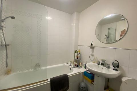 15 Fern Common, Shaw, Oldham, OL2 7TH