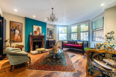 3 bedroom flat for sale, Dartmouth Road, Mapesbury Estate, London, NW2