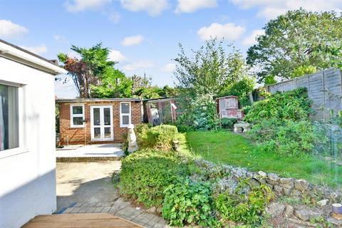 4 bedroom chalet for sale - Southdown Road, Halfway, Sheerness, Kent