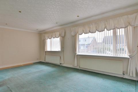 2 bedroom semi-detached bungalow for sale - Summergangs Drive, Thorngumbald, Hull,  HU12 9PW