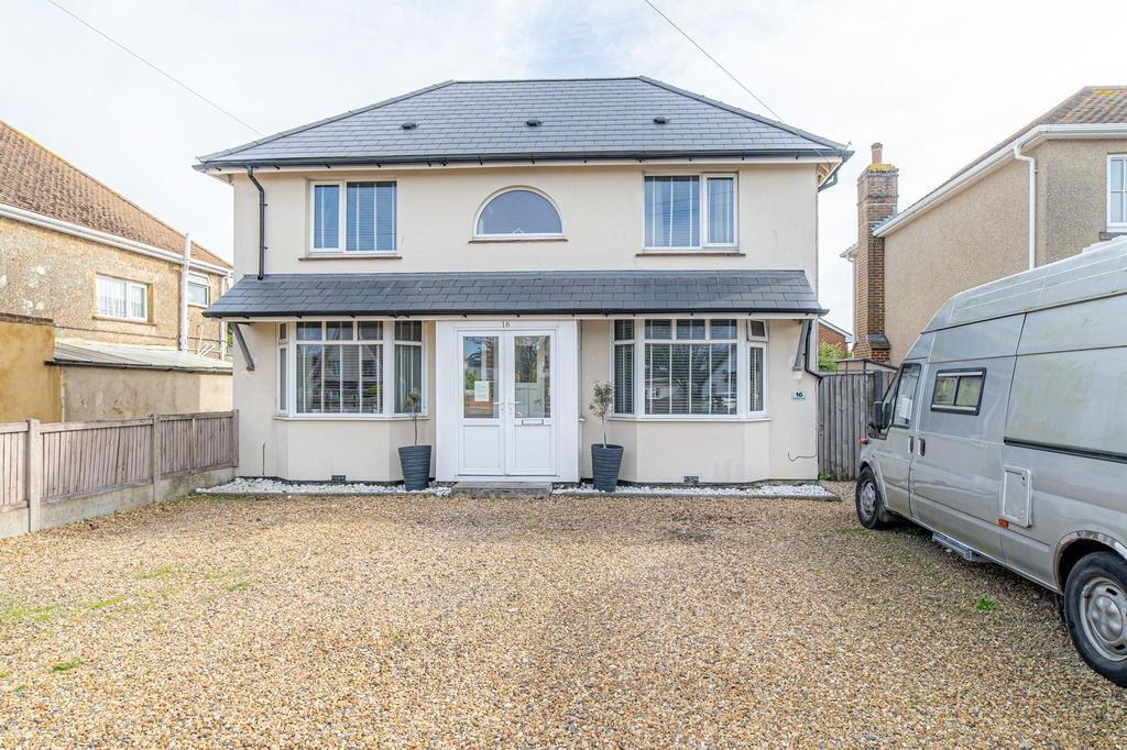 Sandwich Road, Whitfield, CT16 3 bed detached house for sale £425,000