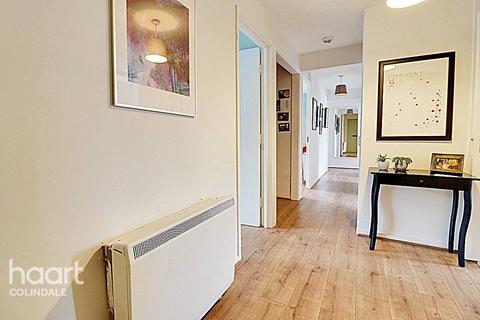 3 bedroom flat for sale, Pocklington Close, NW9