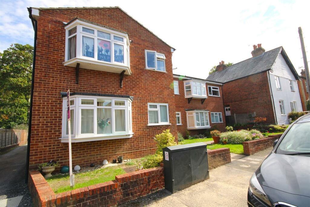 High Path Road, Guildford, Surrey... 1 bed flat £185,000