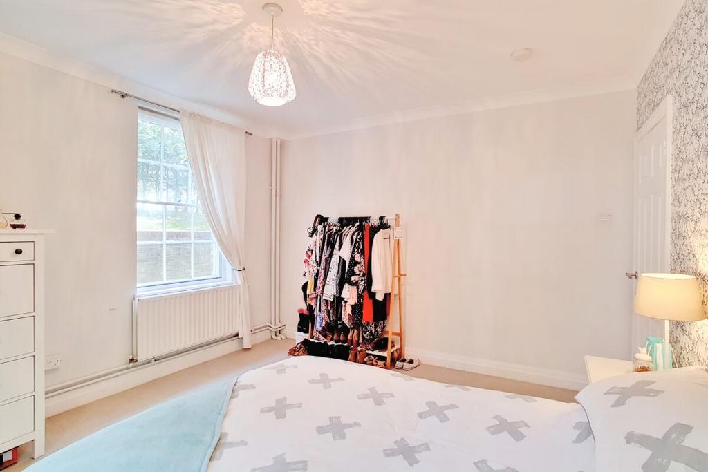 6 Master Bedroom 1