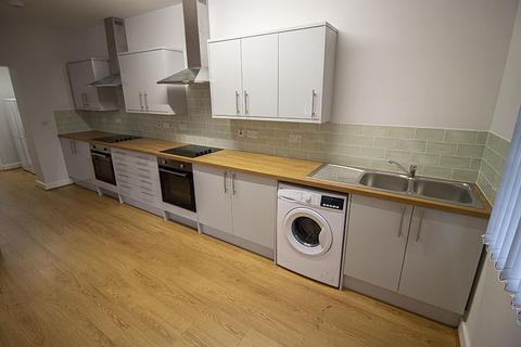 8 bedroom townhouse to rent, 64 Lower Parliament Street, Nottingham, NG1 3BA