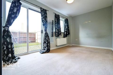 3 bedroom townhouse to rent, Whitfield Crescent, Dartford