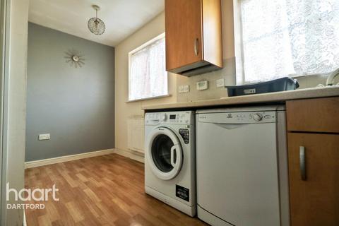 3 bedroom townhouse to rent, Whitfield Crescent, Dartford