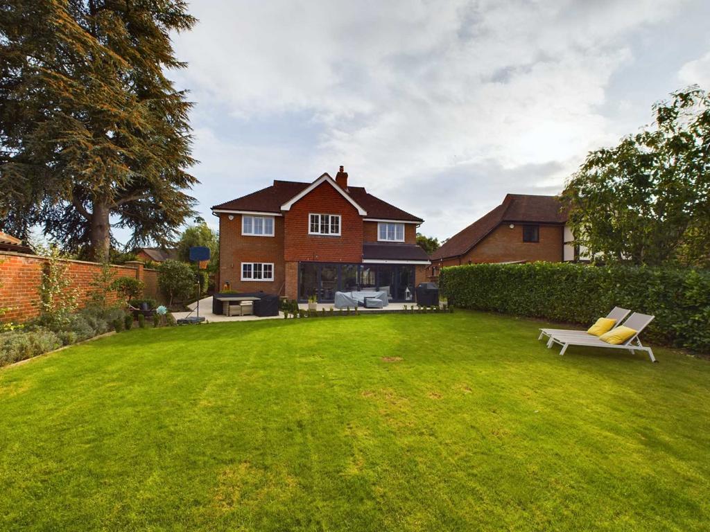 Kinghorn Park, Maidenhead SL6 5 bed detached house for sale £1,300,000