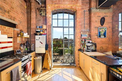 undefined, Limehouse Cut, 46 Morris Road, London, E14