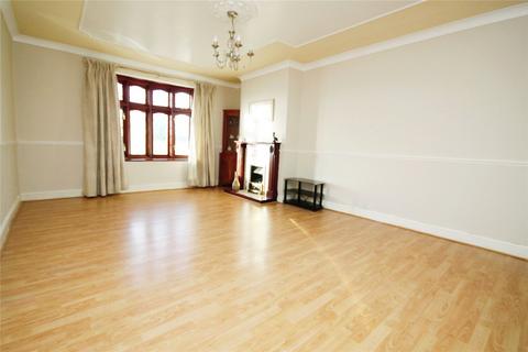 3 bedroom end of terrace house to rent, Meadow Walk,, Dagenham, RM9