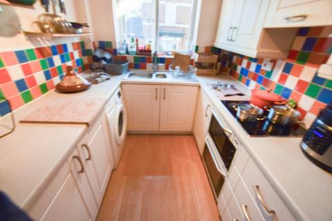 2 bedroom flat to rent, 216-218 Eccles Old Road, Salford, M6