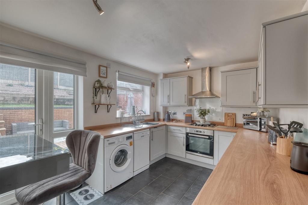 Willmore Grove, Kings Norton, Birmingham, B38 9RE 2 bed semidetached house for sale £220,000