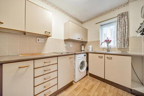 1 bedroom flat for sale, Ferndale Court,  Thatcham,  RG19