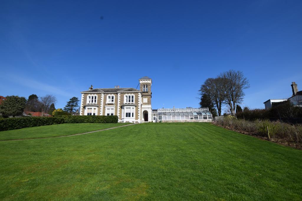 Broomhall House, 3 Albert Road, Broughty Ferry, DD5 1YA 3 bed detached