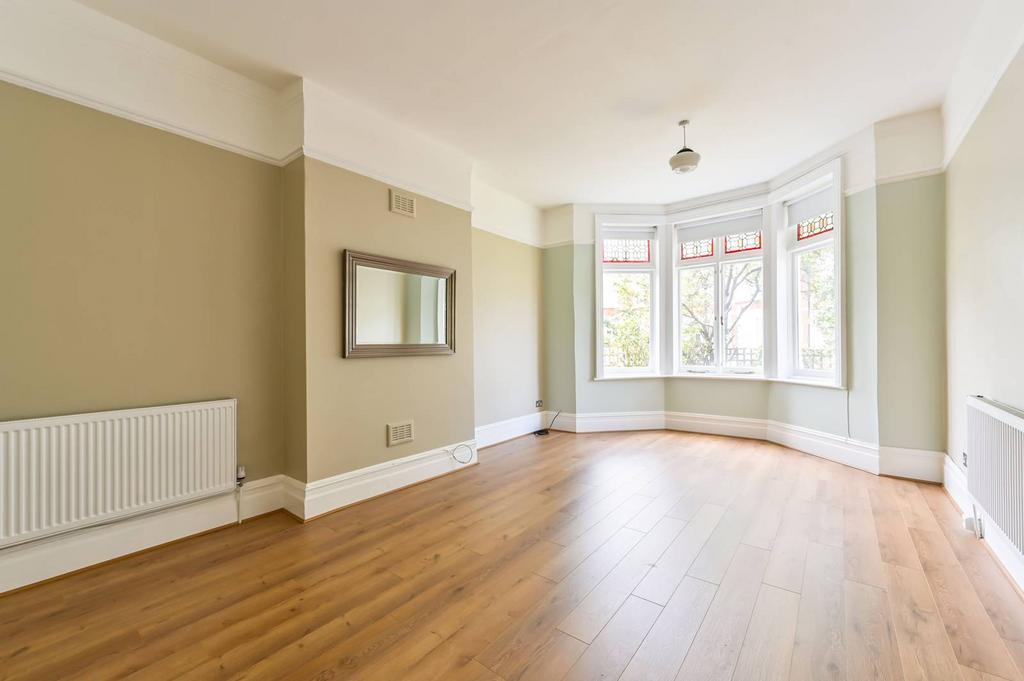 Salford Road, Telford Park, London, SW2 3 bed flat £2,925 pcm (£675 pw)