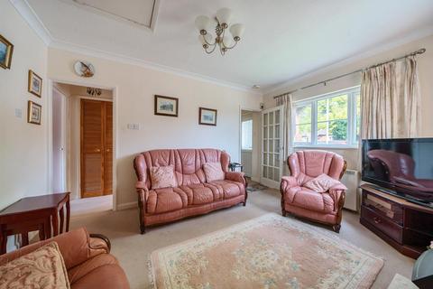 2 bedroom bungalow for sale - Thame,  Oxfordshire,  OX9