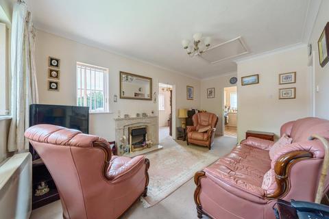 2 bedroom bungalow for sale, Thame,  Oxfordshire,  OX9