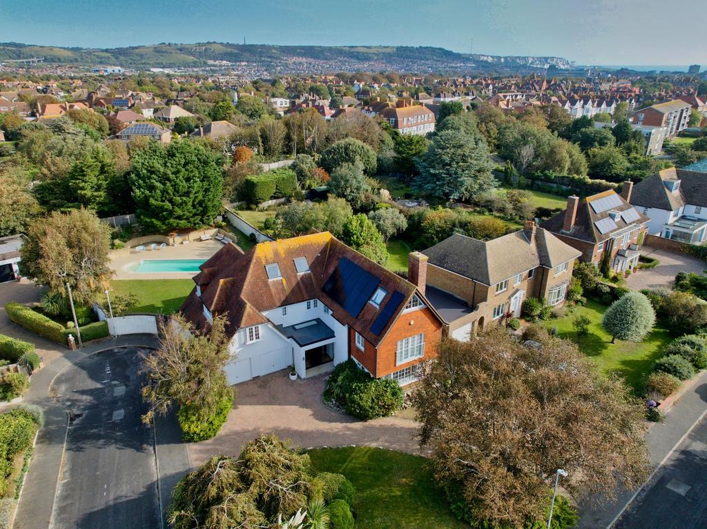 Cliff Road, Folkestone, CT20 5 bed detached house for sale £1,500,000