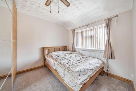4 bedroom end of terrace house for sale - Slough,  Berkshire,  SL1