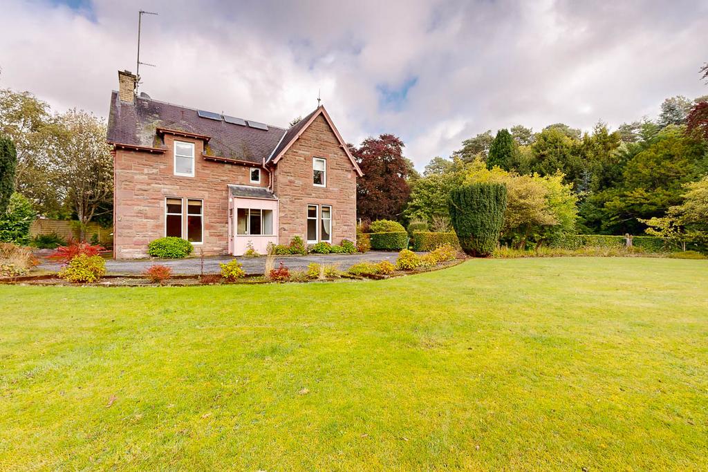 Brucefield Road, Blairgowrie PH10 6 bed detached villa for sale £415,000