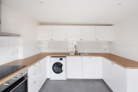 3 bedroom flat to rent, West Mall, Clifton, BS8