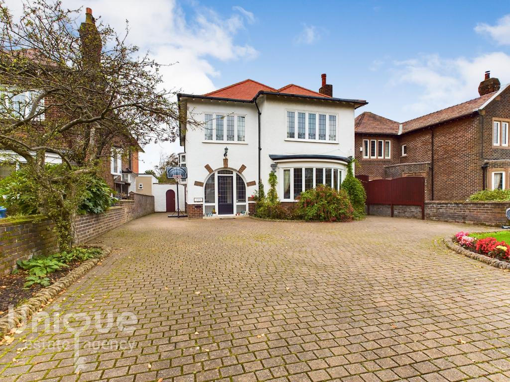 St. Annes Road East, Lytham St. Annes, FY8 4 bed detached house for