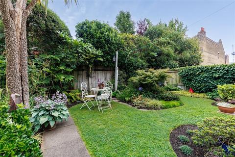 39a Trinity Road, London, SW19 8QS