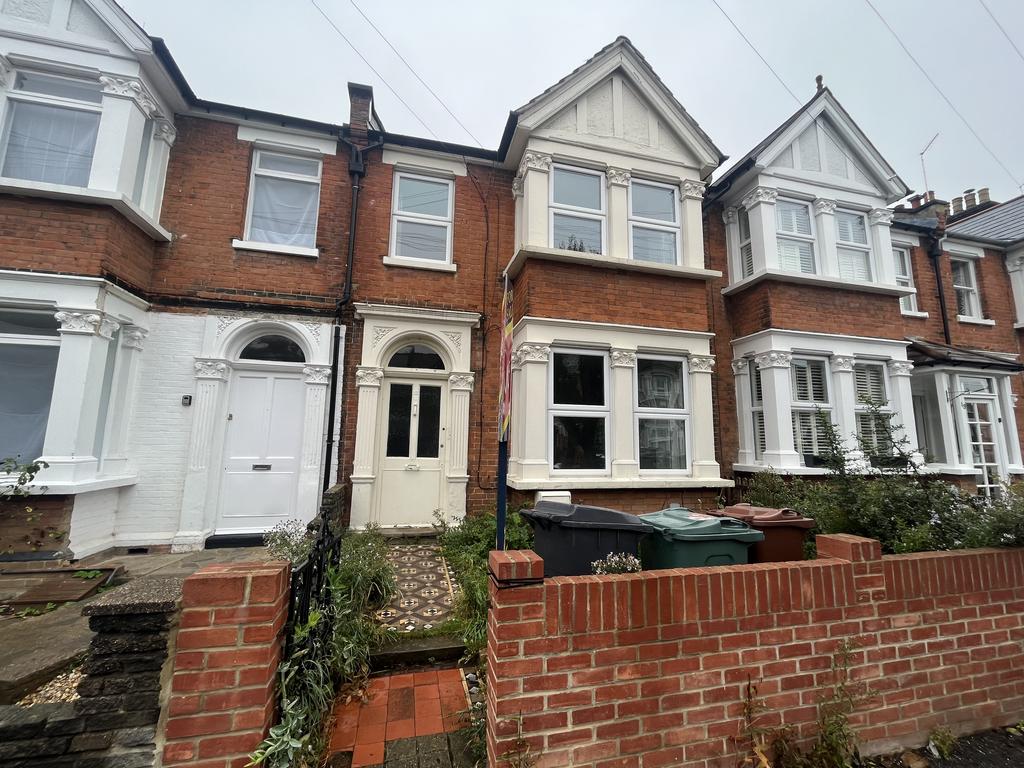 Silverdale Road, Highams Park, E4 3 bed terraced house for sale £675,000