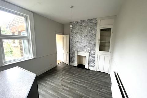 3 bedroom terraced house for sale - Silverdale Road, Highams Park, E4