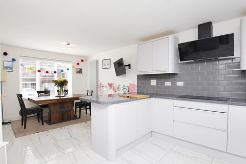 25 Acorn Close, Miskin, Pontyclun, CF72 8SQ