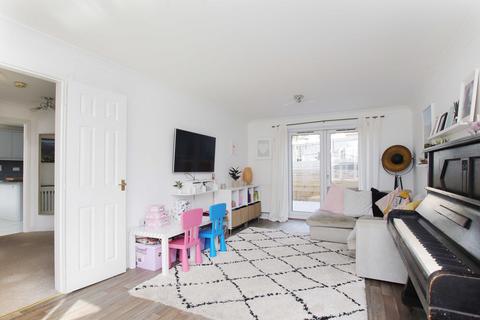 25 Acorn Close, Miskin, Pontyclun, CF72 8SQ