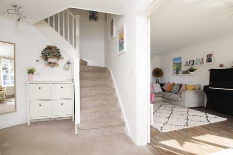 25 Acorn Close, Miskin, Pontyclun, CF72 8SQ