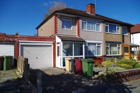 3 bedroom semi-detached house to rent, Bradford Road, Bolton