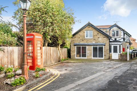 3 bedroom detached house for sale, Hookstone Drive, Harrogate, North Yorkshire, UK, HG2