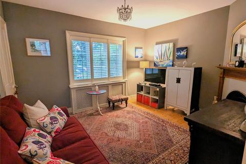 2 bedroom semi-detached house for sale - Lower Green Road, Esher, Surrey, KT10
